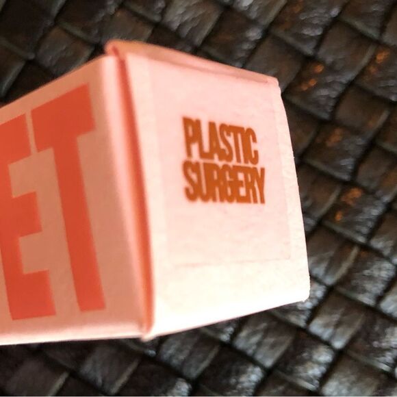 JEFFREE STAR - NWT- Velvet Trap Matte Lipstick/Plastic Surgery/Dark Orange Brown - Picture 5 of 11